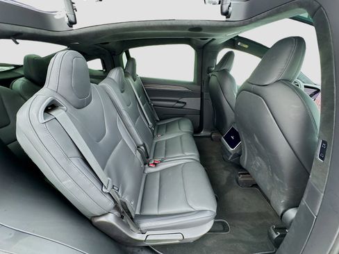 Used 2023 Tesla Model X Standard Range image 19