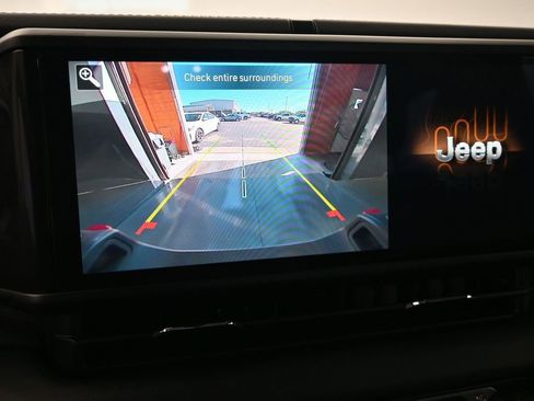 Used 2025 Jeep Gladiator Rubicon image 31