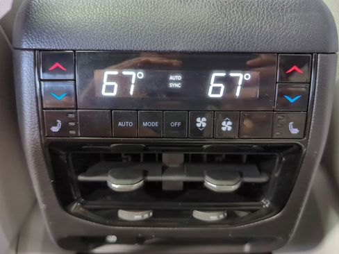 Used 2022 Jeep Grand Cherokee Overland w/ Advanced Protech Group III image 32