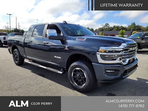 New 2026 RAM 2500 Laramie AWD/4WD image 14