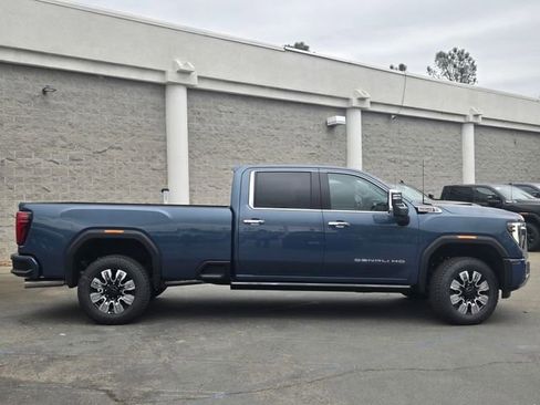 New 2026 GMC Sierra 3500 Denali w/ Denali Reserve Package AWD/4WD image 3