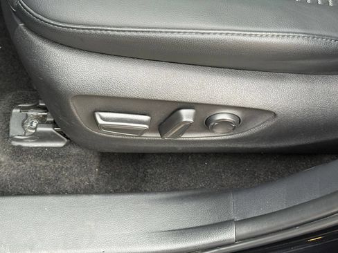 Used 2025 Toyota Highlander XSE AWD/4WD image 22