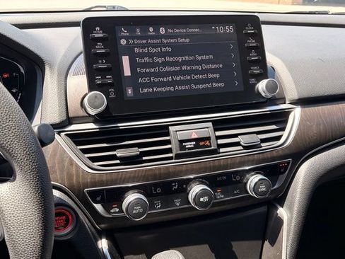 Used 2018 Honda Accord EX image 15