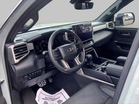 Used 2025 Toyota Tundra Limited w/ TRD Off-Road Package AWD/4WD image 18