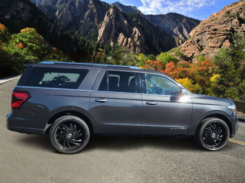 Used 2022 Ford Expedition Max Platinum AWD/4WD image 2