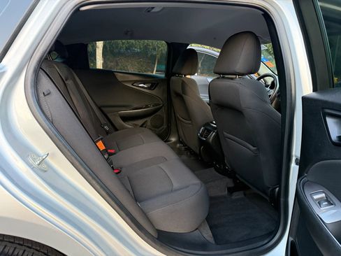 Used 2018 Chevrolet Malibu LT w/ Driver Confidence Package image 18