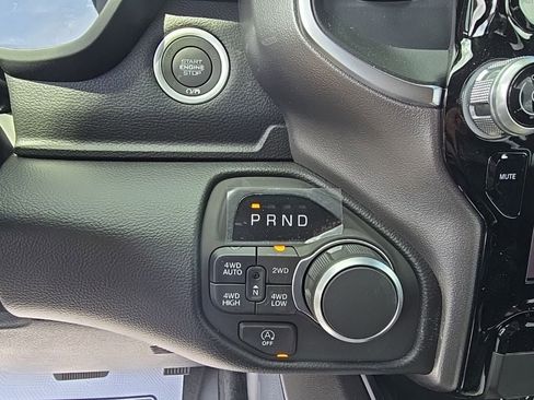 New 2026 RAM 1500 4x4 Crew Cab image 19