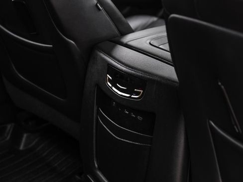Used 2019 Cadillac Escalade ESV Premium Luxury RWD image 35