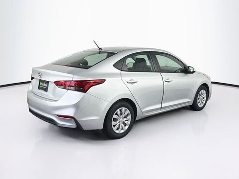 Used 2022 Hyundai Accent SE FWD image 9