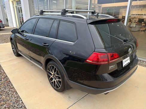 Used 2017 Volkswagen Golf Alltrack SEL image 8