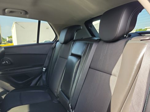 Used 2016 Chevrolet Trax LT w/ LT Convenience Package FWD image 9