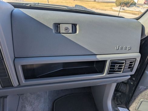 Used 1993 Jeep Cherokee Country image 88