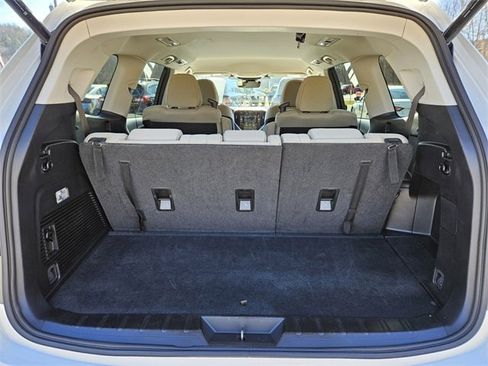 Used 2024 Subaru Ascent Premium w/ Convenience Package image 13