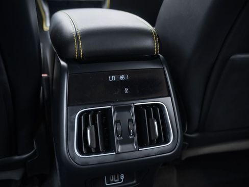 Used 2023 Maserati Grecale Modena AWD/4WD image 17