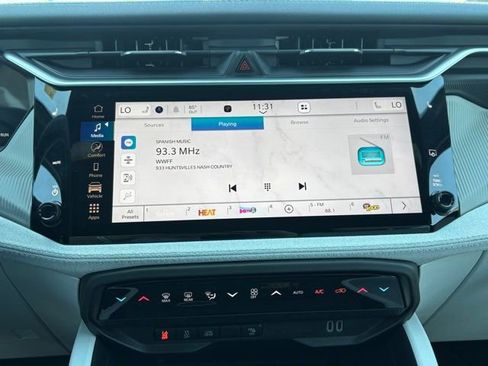 New 2026 Jeep Cherokee Laredo AWD/4WD image 17