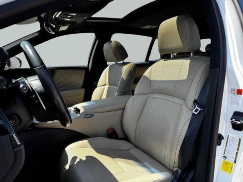 Used 2023 Lexus LS 500 w/ Accessory Package (Z2) RWD image 22