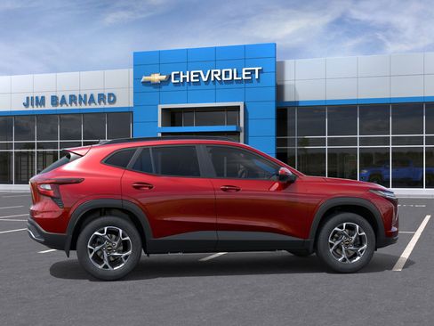 New 2026 Chevrolet Trax LT w/ Driver Confidence Package image 5