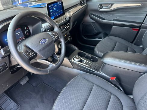 Certified 2023 Ford Escape Active FWD image 9