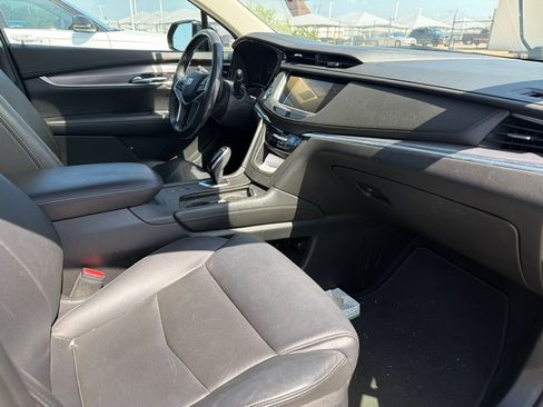 Used 2018 Cadillac XT5 Premium Luxury FWD image 9