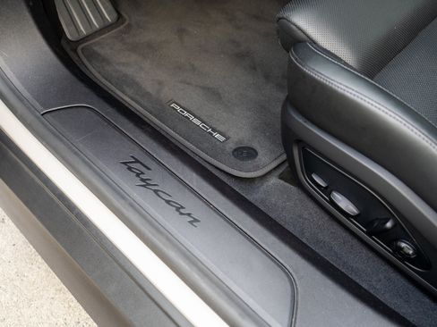 Used 2021 Porsche Taycan RWD image 12