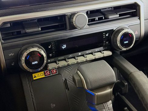 New 2026 Toyota 4Runner Limited AWD/4WD image 18