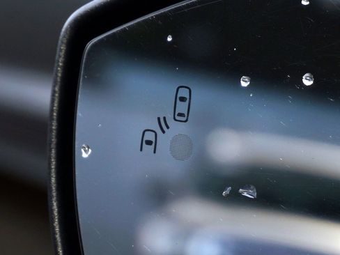 Used 2020 Ford EcoSport SES w/ SES Black Appearance Package image 31