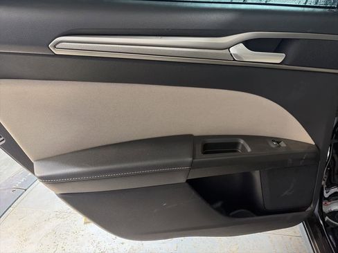 Used 2018 Ford Fusion S image 19