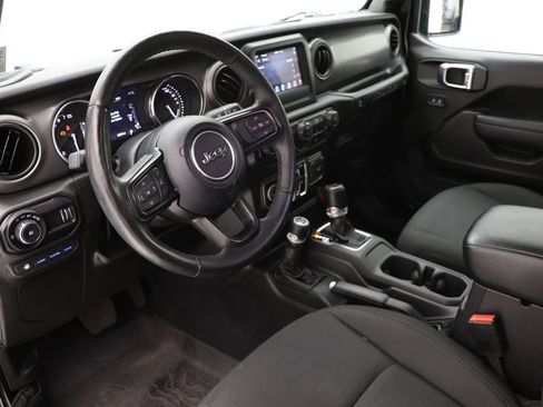 Used 2023 Jeep Wrangler Unlimited w/ Cold Weather Group image 14