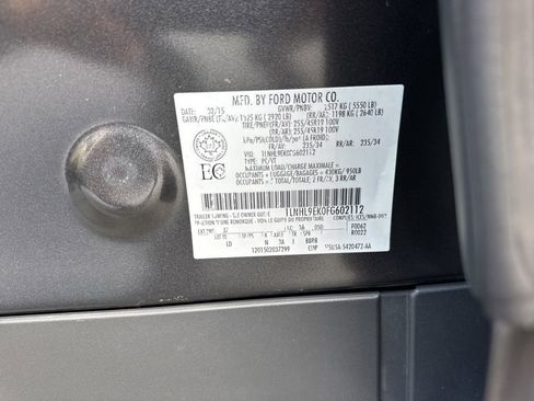 Used 2015 Lincoln MKS AWD w/ Equipment Group 101A image 30