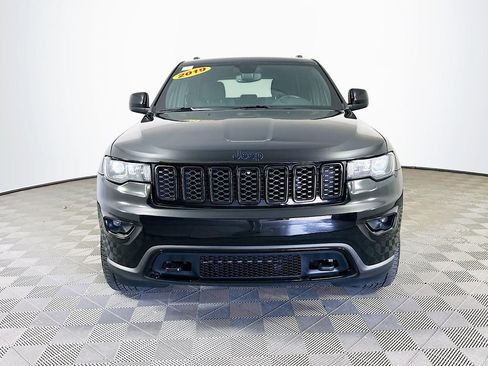 Used 2019 Jeep Grand Cherokee Laredo AWD/4WD image 4