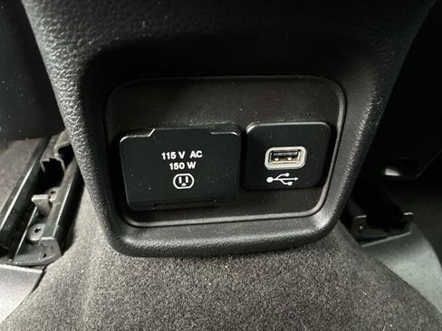 Used 2017 Jeep Compass Limited w/ Navigation Group image 15