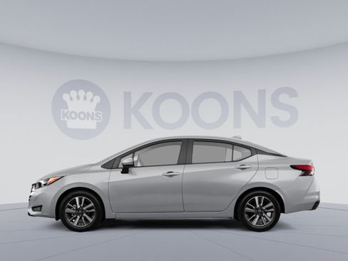 Used 2024 Nissan Versa SV FWD image 2