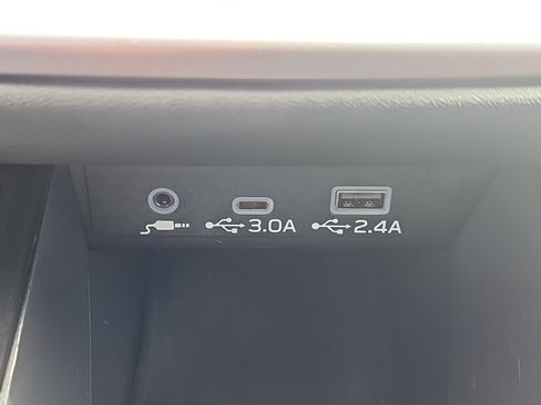 Certified 2025 Subaru Outback Premium image 9