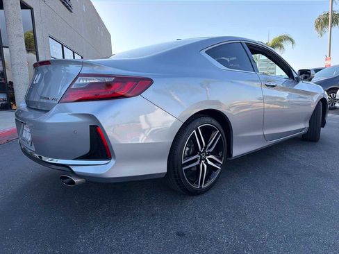 Used 2017 Honda Accord Touring image 4