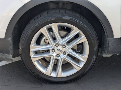 Used 2016 Ford Explorer XLT w/ Equipment Group 201A AWD/4WD image 24