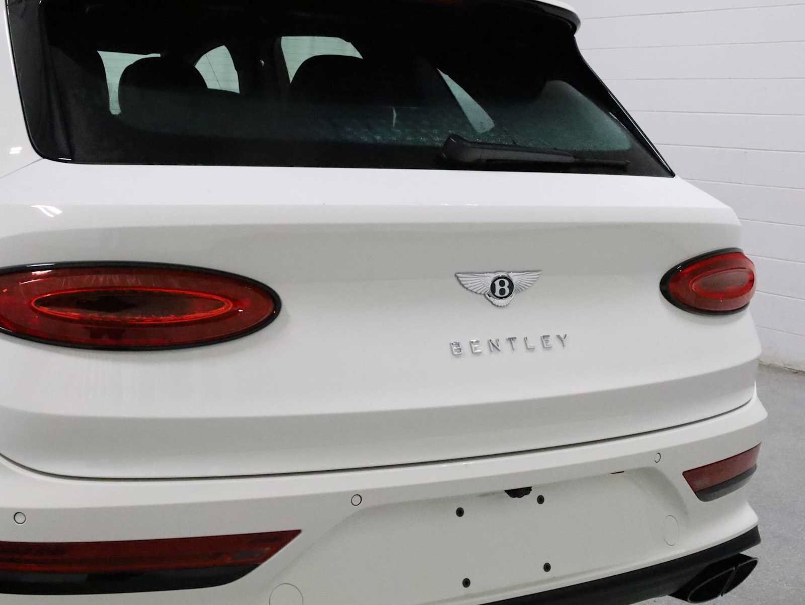 Used 2024 Bentley Bentayga AWD/4WD image 8
