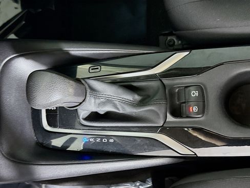 Used 2021 Toyota Corolla LE image 20