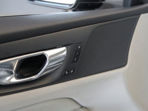 Used 2021 Volvo S60 T5 Momentum image 45