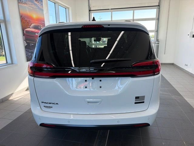 New 2027 Chrysler Pacifica Select AWD/4WD image 5