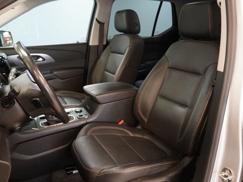 Used 2021 Chevrolet Traverse Premier AWD/4WD image 3