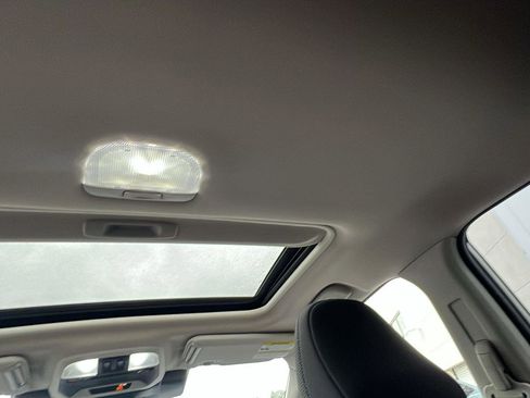 Used 2024 Subaru Crosstrek 2.0i Premium AWD/4WD image 19