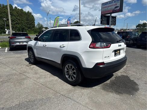 Used 2019 Jeep Cherokee Latitude Plus w/ Cold Weather Group AWD/4WD image 7