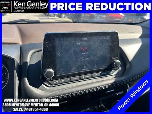 Used 2021 Nissan Rogue SV image 14