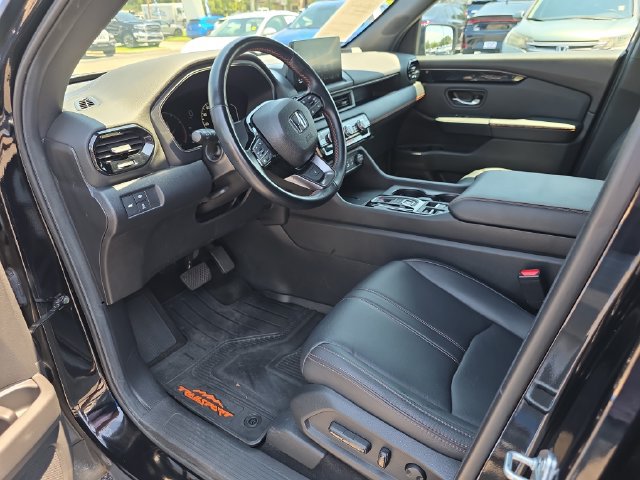 Certified 2025 Honda Pilot TrailSport image 10