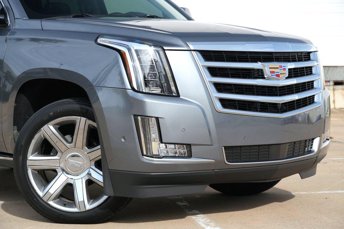 Used 2019 Cadillac Escalade Premium Luxury AWD/4WD image 18