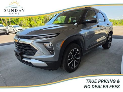 Used 2025 Chevrolet TrailBlazer LT image 1