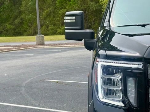 Used 2023 GMC Sierra 2500 AT4 w/ AT4 Premium Plus Package image 13