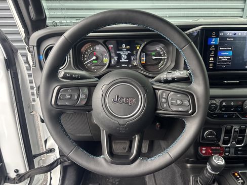 Used 2025 Jeep Wrangler Unlimited Rubicon 4xe w/ Safety Group AWD/4WD image 12