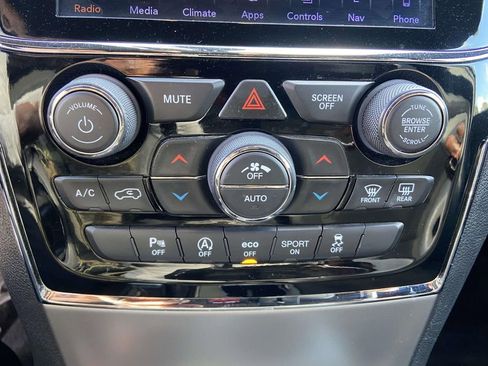 Used 2019 Jeep Grand Cherokee Altitude image 25