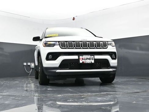 Used 2025 Jeep Compass Limited AWD/4WD image 47